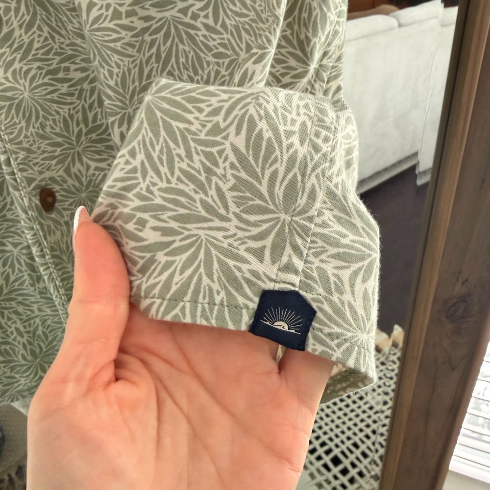 Faherty Olive Frond Reserve Pima Short Sleeve Shirt - Picture 2 of 5